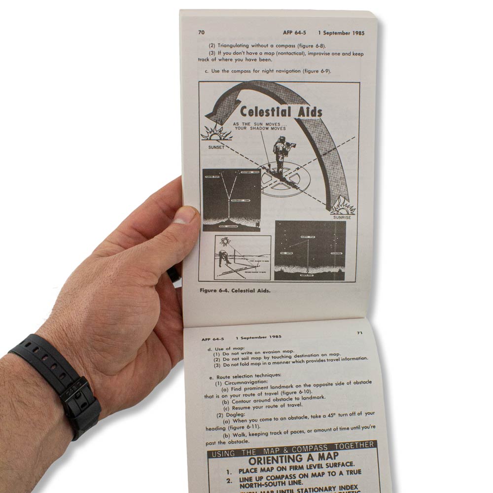 アメリカ空軍遭難専門書　『AIRCREW SURVIVAL』 United States Combat Aircrew Survival Equipment World War II