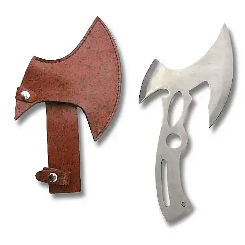 Alien Warrior Throwing Hatchet